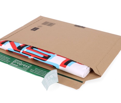 GV/4: 360 x 250 x 30mm corrugated cardboard envelope 1